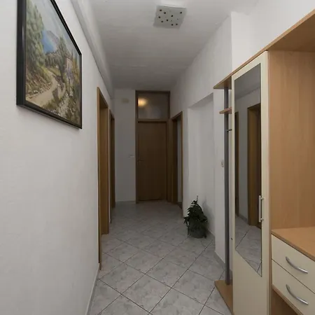 With A Parking Space Brela, Makarska - 16603 브렐라