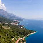 Daire With Parking Space Brela, Makarska - 16603 *