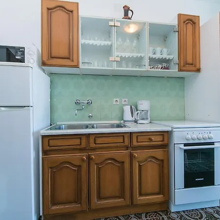 With Parking Space Brela, Makarska - 16603 Daire *
